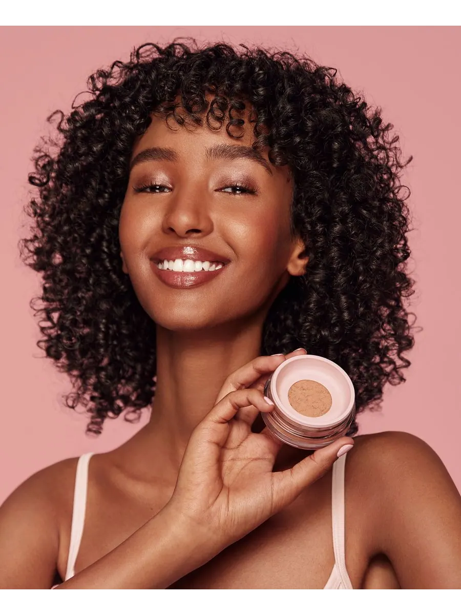 Фиксирующая пудра Kylie Cosmetics, цвет 500 dark — изображение 7 из 8