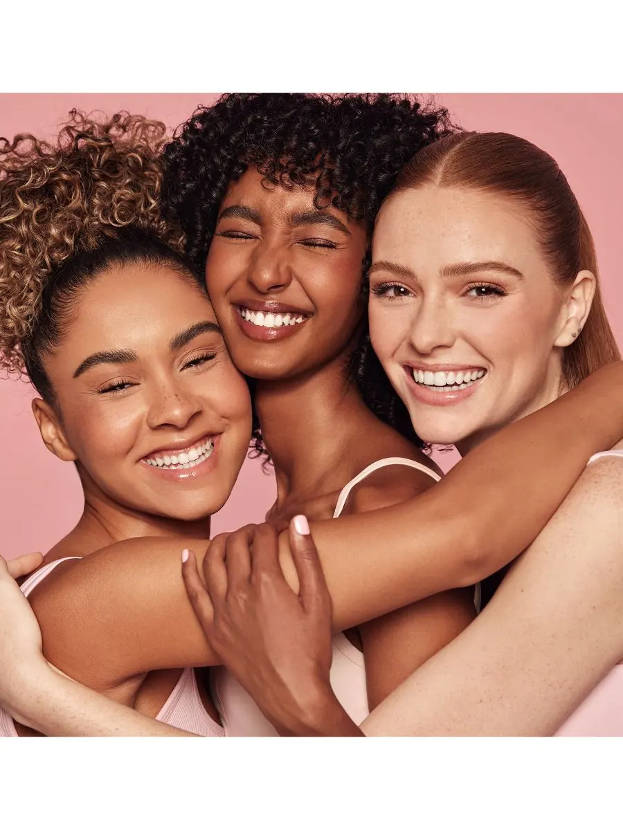 Фиксирующая пудра Kylie Cosmetics — изображение 5 из 8