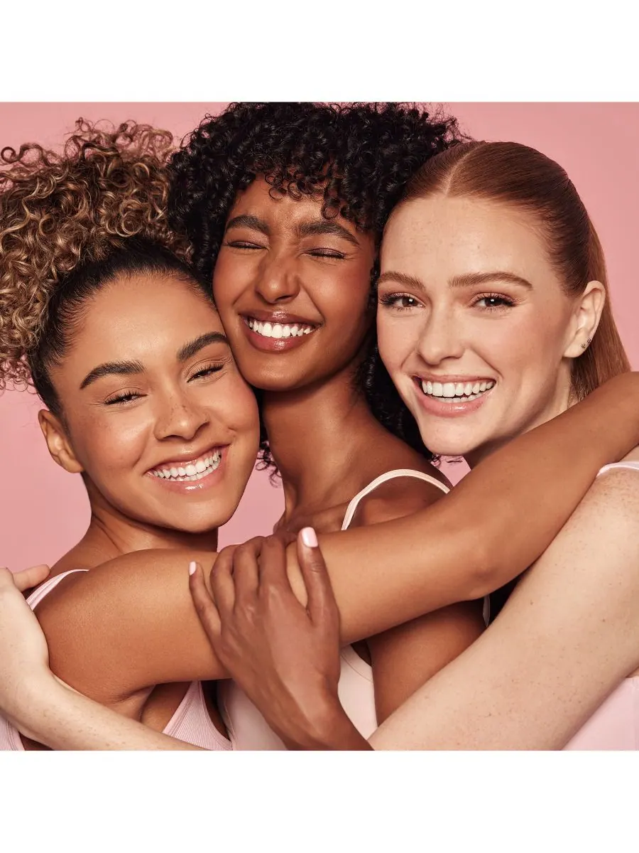 Фиксирующая пудра Kylie Cosmetics — изображение 5 из 8