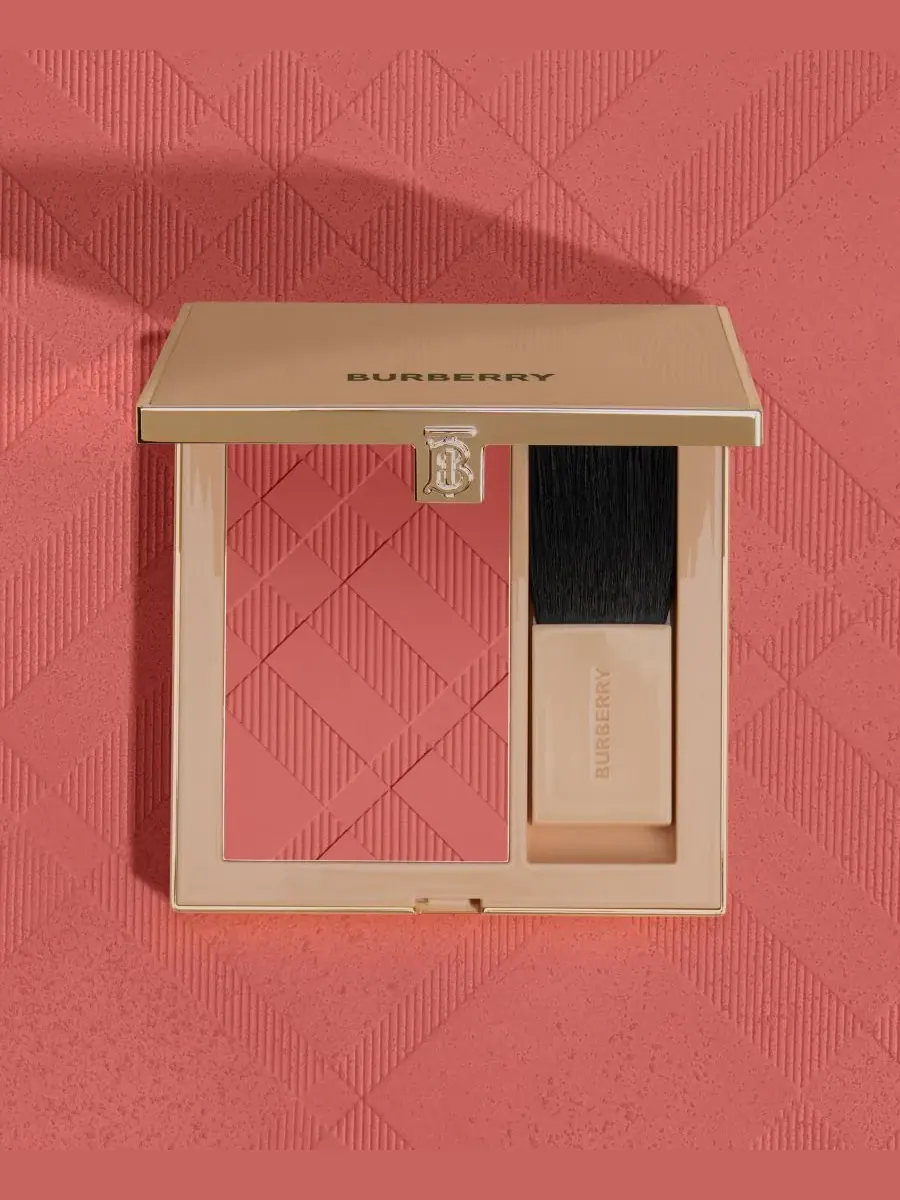 Румяна Outdoor Blush, 0,31 унции Burberry, 93 Russet Leaves — изображение 7 из 10