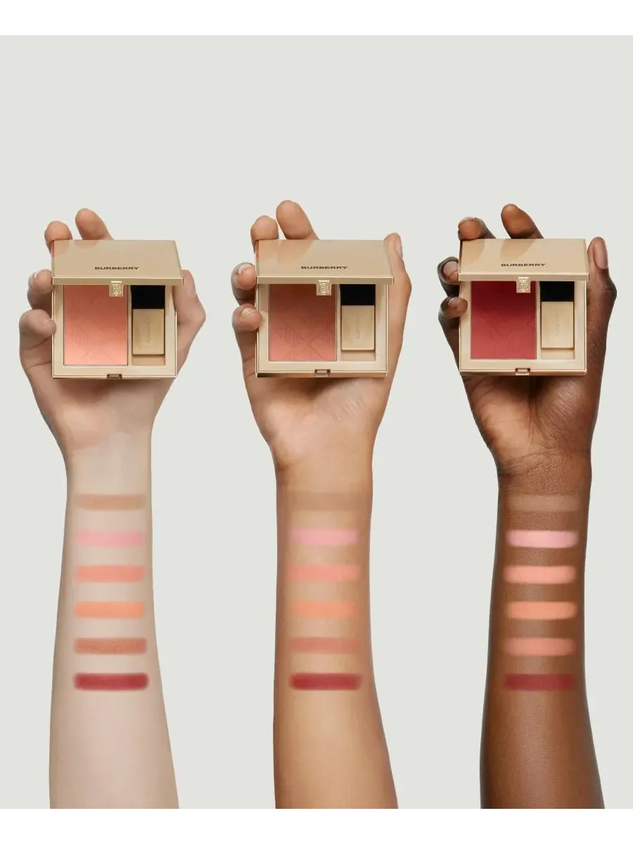 Румяна Outdoor Blush, 0,31 унции Burberry — изображение 4 из 10