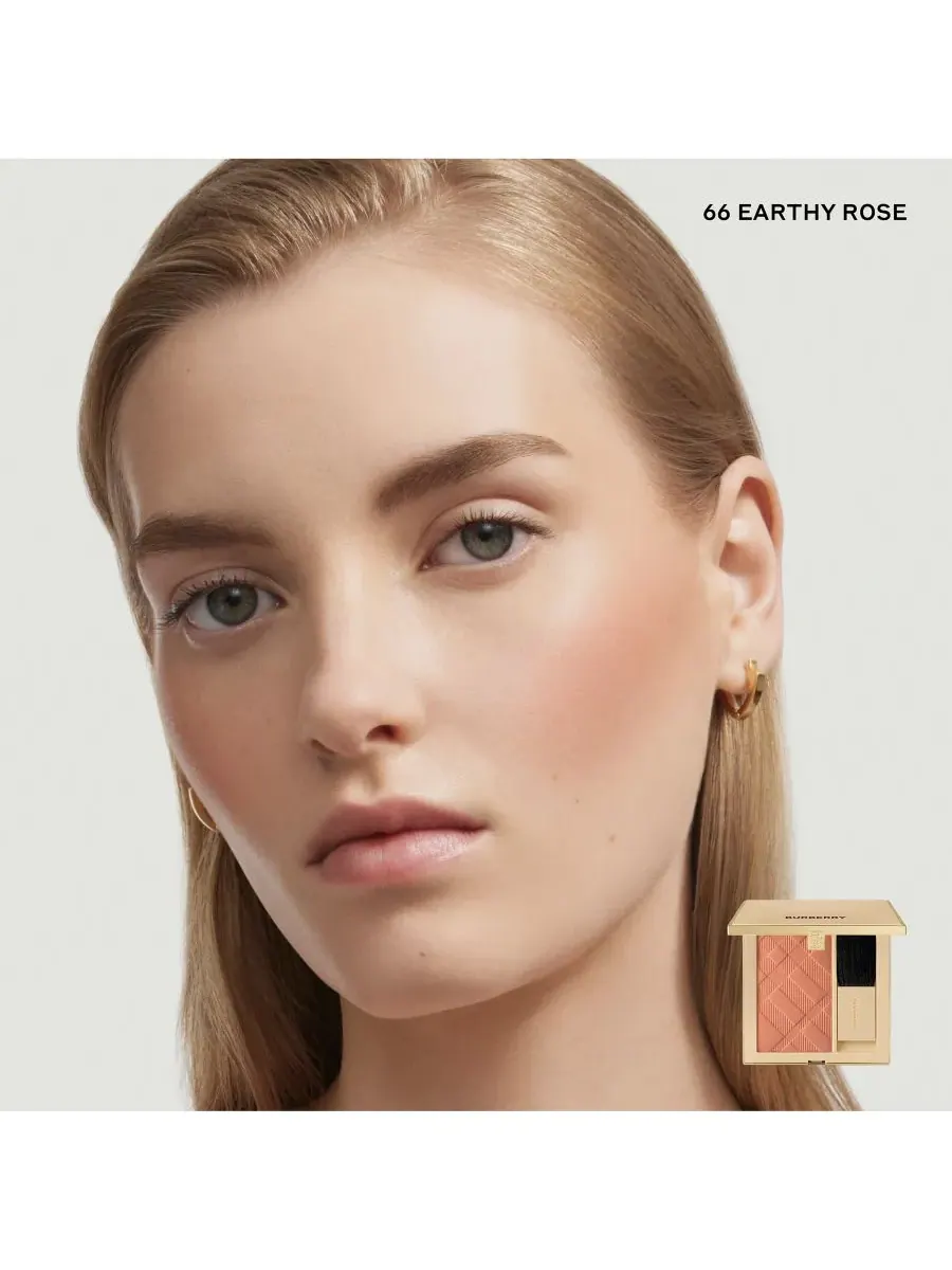 Румяна Outdoor Blush, 0,31 унции Burberry — изображение 9 из 10