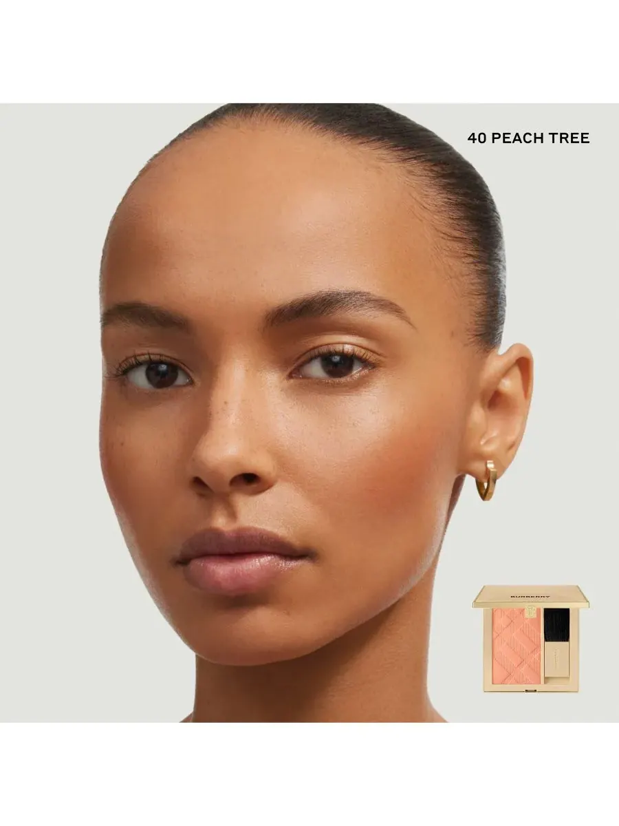 Румяна Outdoor Blush, 0,31 унции Burberry, 40 Peach Tree — изображение 10 из 10