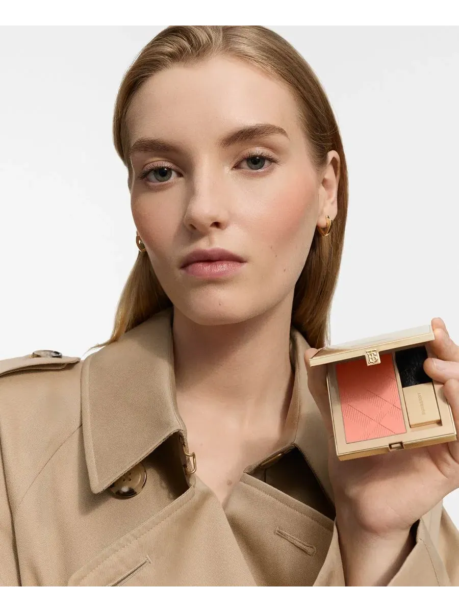 Румяна Outdoor Blush, 0,31 унции Burberry — изображение 6 из 10