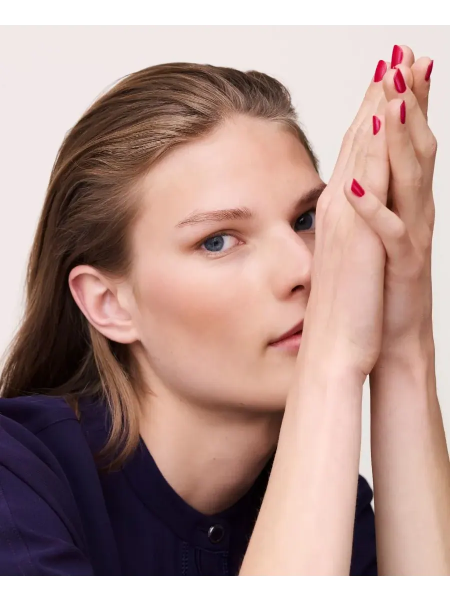 Эмаль для ногтей Les Mains Hermès, 0,5 унции, 77 Rouge Grenade — изображение 6 из 10