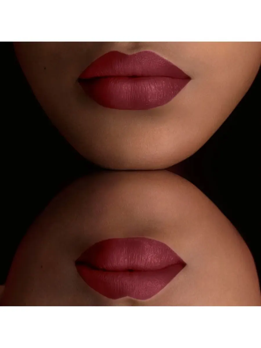 Матовая помада Kisses, 0,11 унции Burberry, 97 Oxblood — изображение 3 из 5
