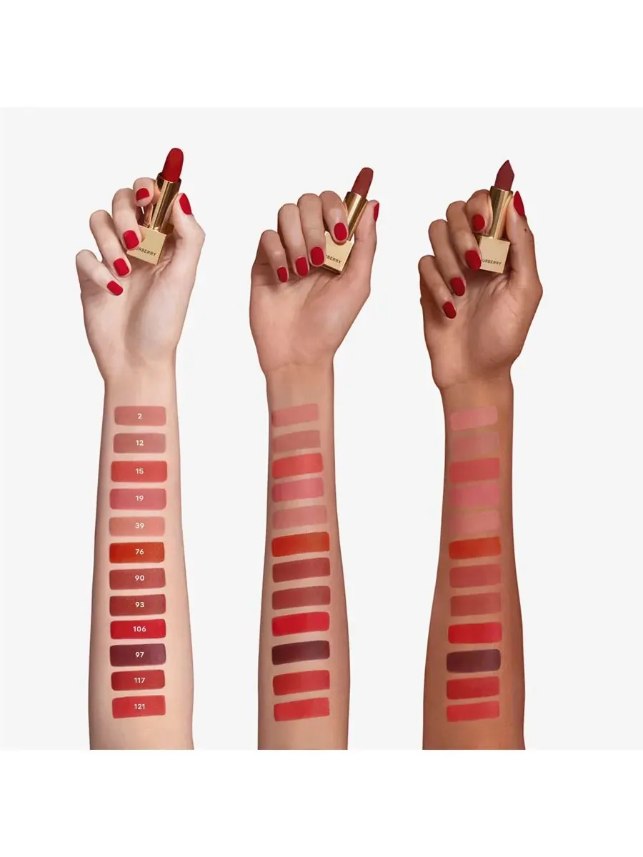 Матовая помада Kisses, 0,11 унции Burberry — изображение 5 из 5