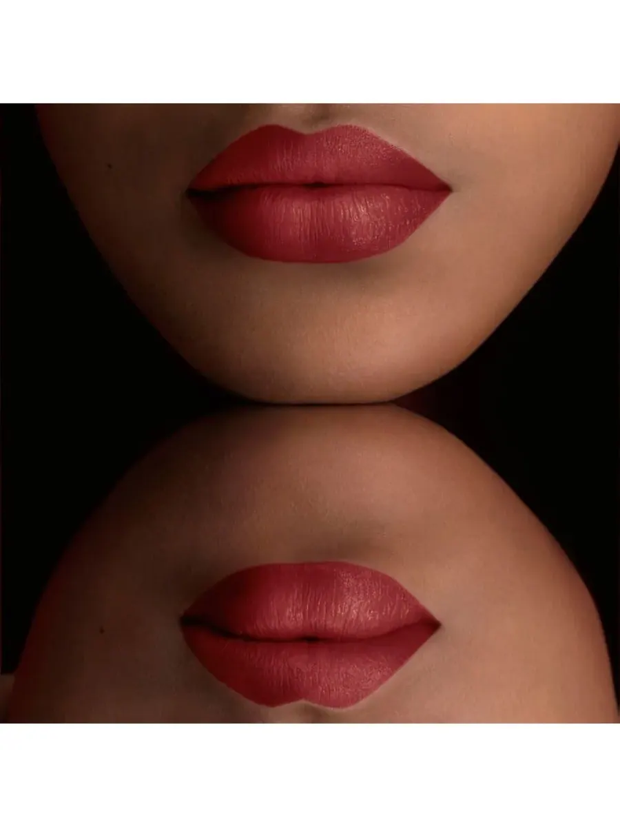 Матовая помада Kisses, 0,11 унции Burberry — изображение 3 из 5
