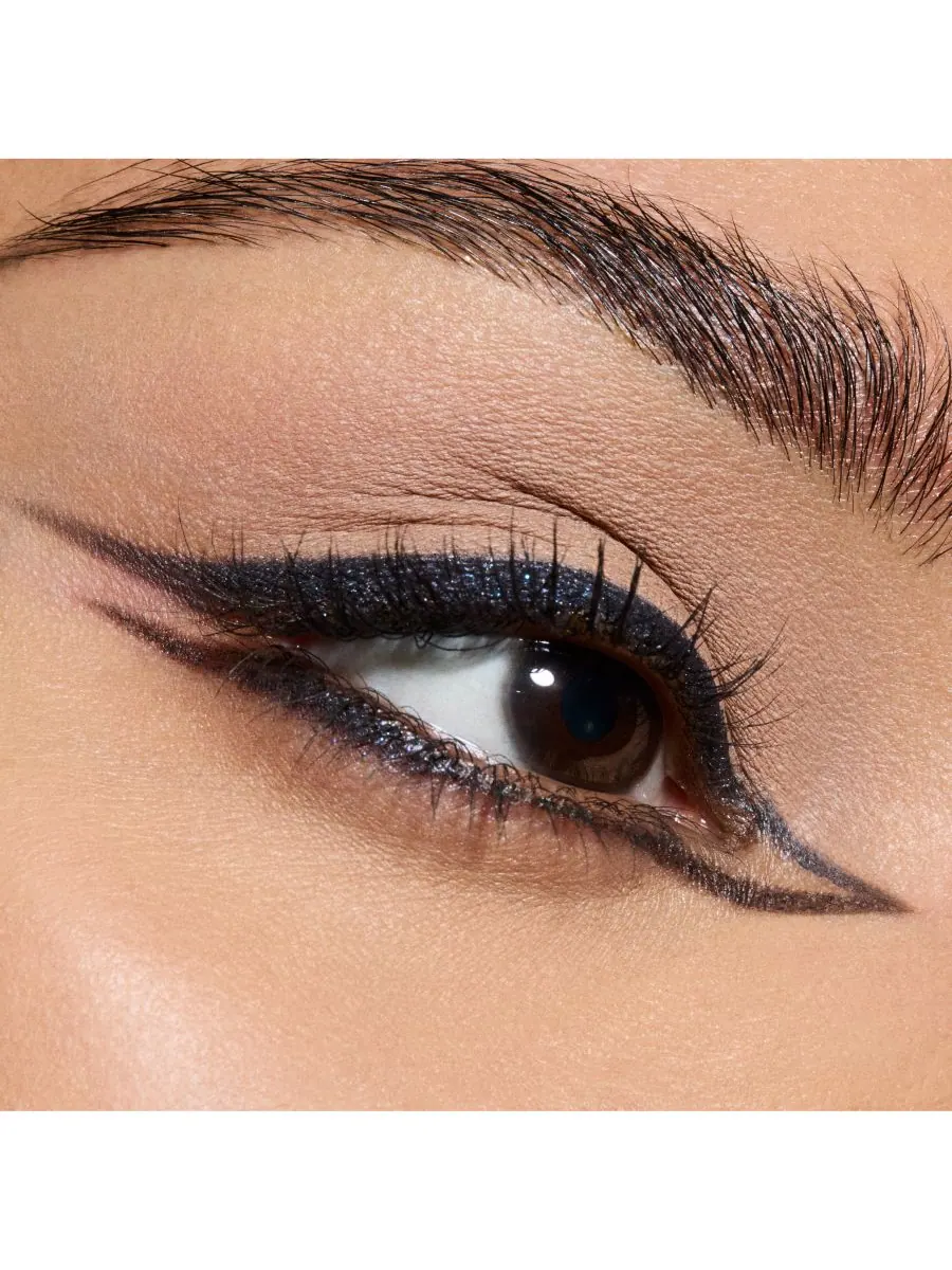 Стойкие металлические тени для век MACximal Long Wear Molten Metallic Eye Shadow, 0,03 унции MAC — изображение 5 из 6