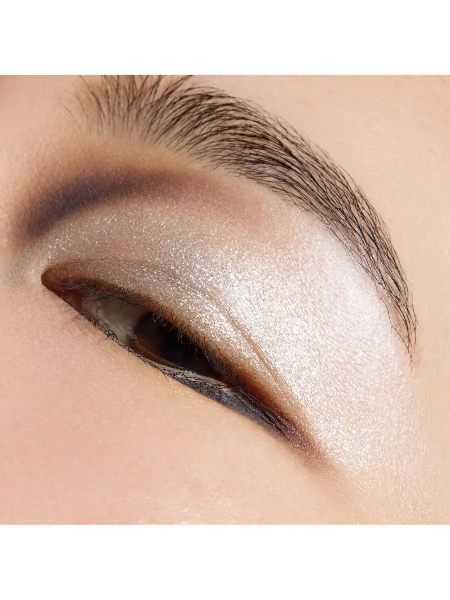 Стойкие металлические тени для век MACximal Long Wear Molten Metallic Eye Shadow, 0,03 унции MAC — изображение 4 из 6