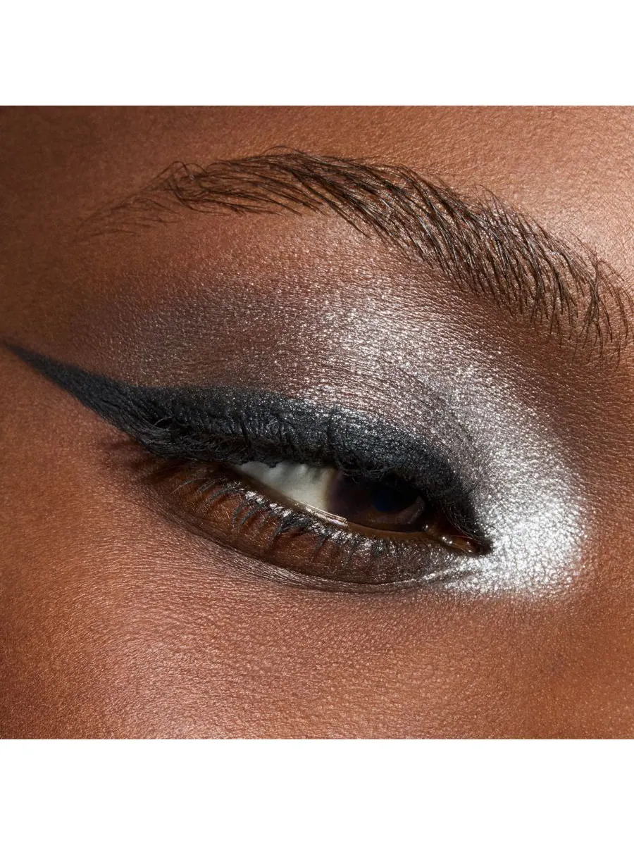 Стойкие металлические тени для век MACximal Long Wear Molten Metallic Eye Shadow, 0,03 унции MAC — изображение 6 из 6
