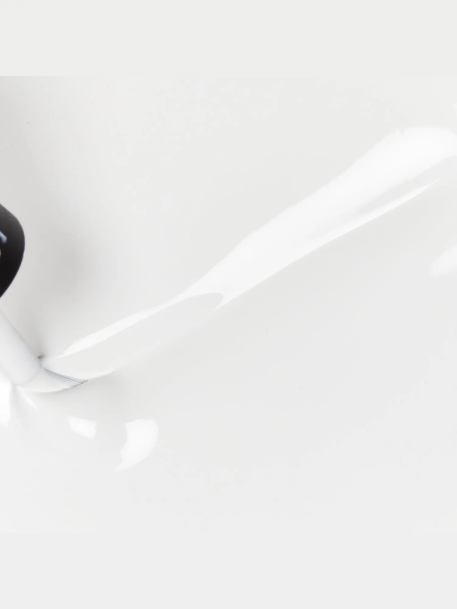 Лак для ногтей China Glaze Mega Pigment Crème Cool Tones, White On White (white), 14 мл — изображение 3 из 4