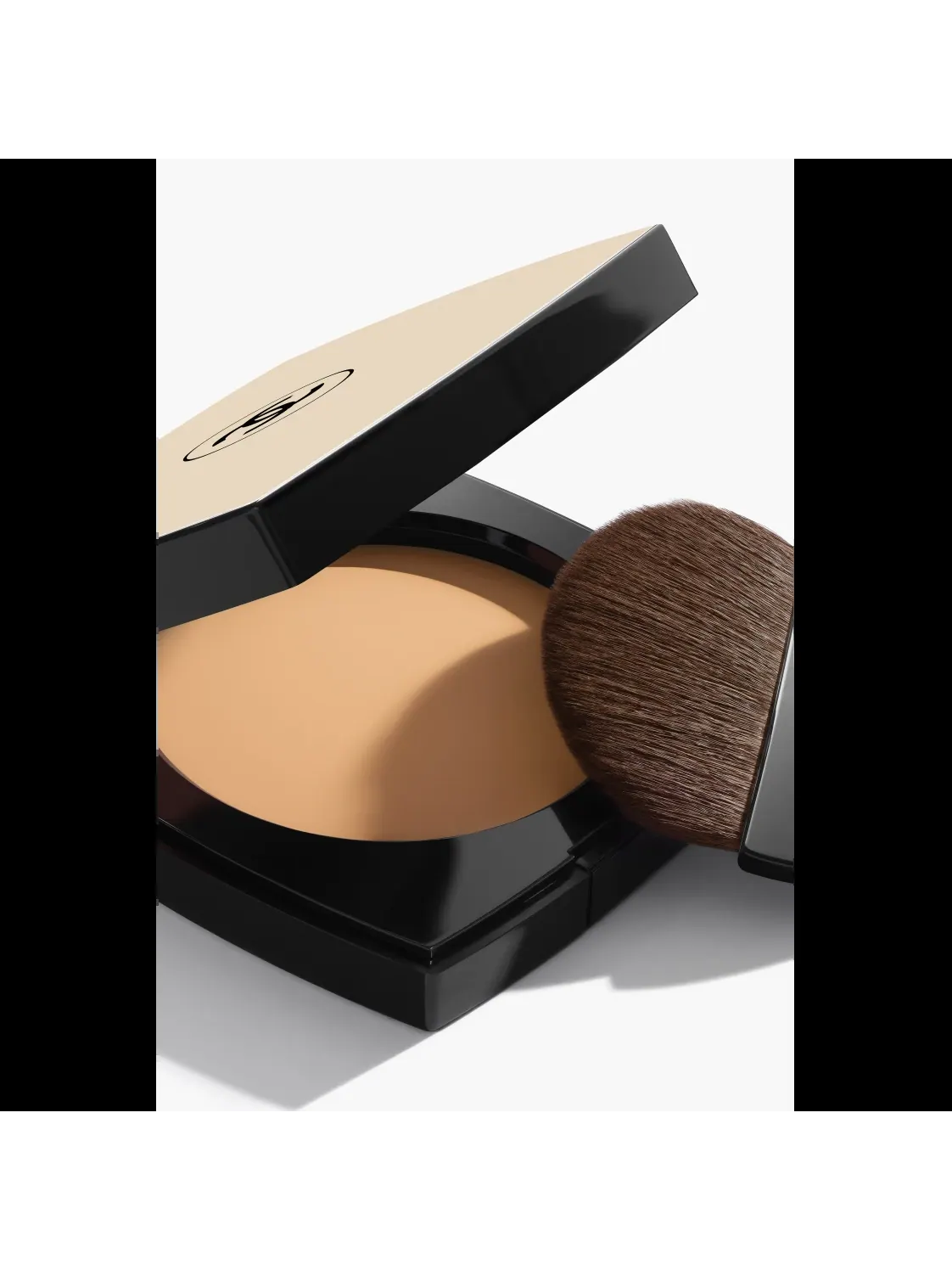 Пудра Chanel Les Beiges Poudre Belle Mine Naturelle — изображение 2 из 4