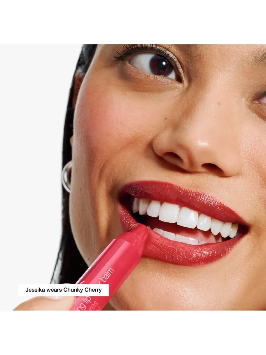 Увлажняющий бальзам для губ Chubby Stick с оттенком Clinique, Chunky Cherry — изображение 4 из 9