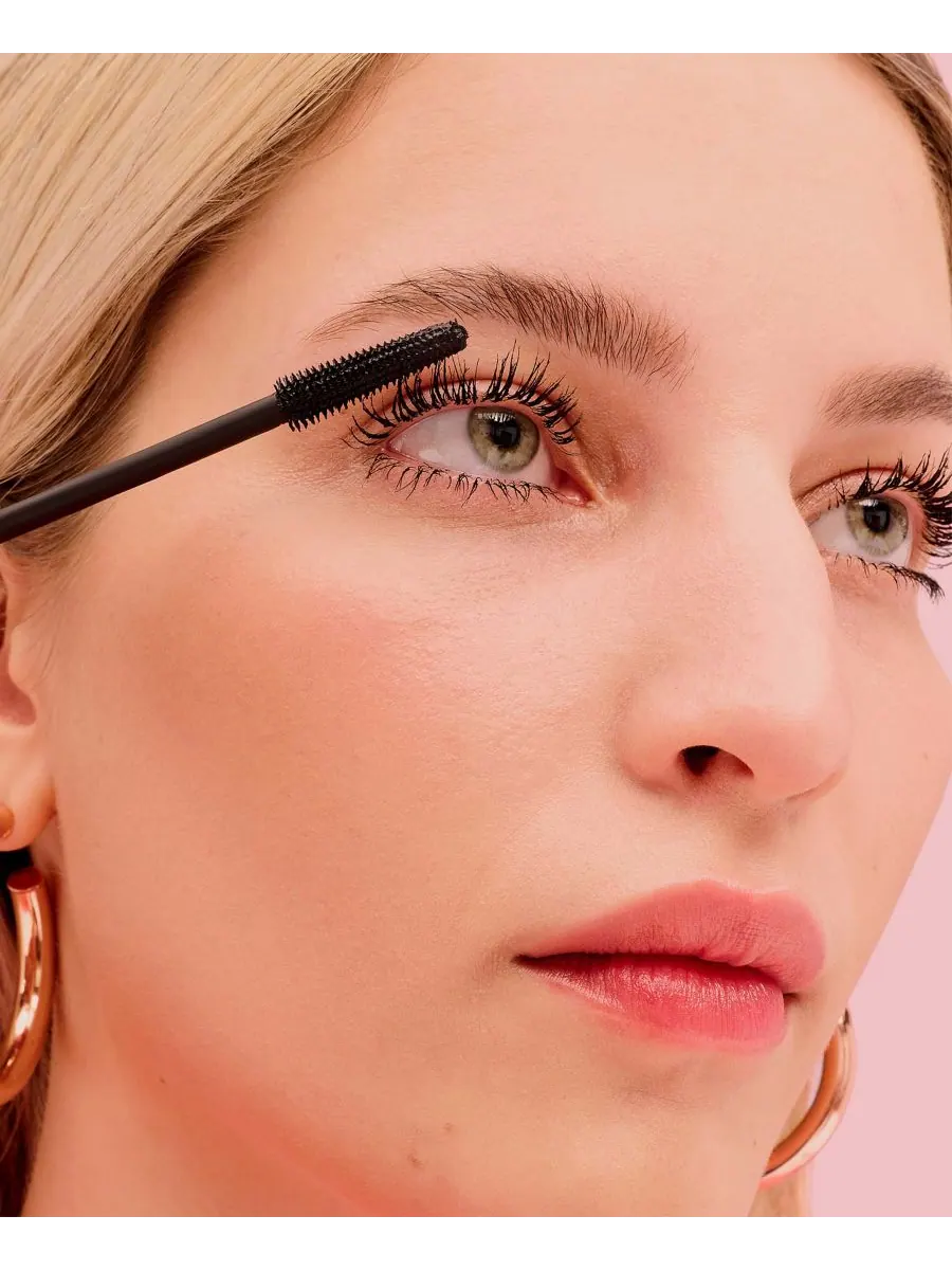 Тушь для ресниц BADgal BANG! 36-Hour Volumizing Mascara Benefit Cosmetics — изображение 3 из 9