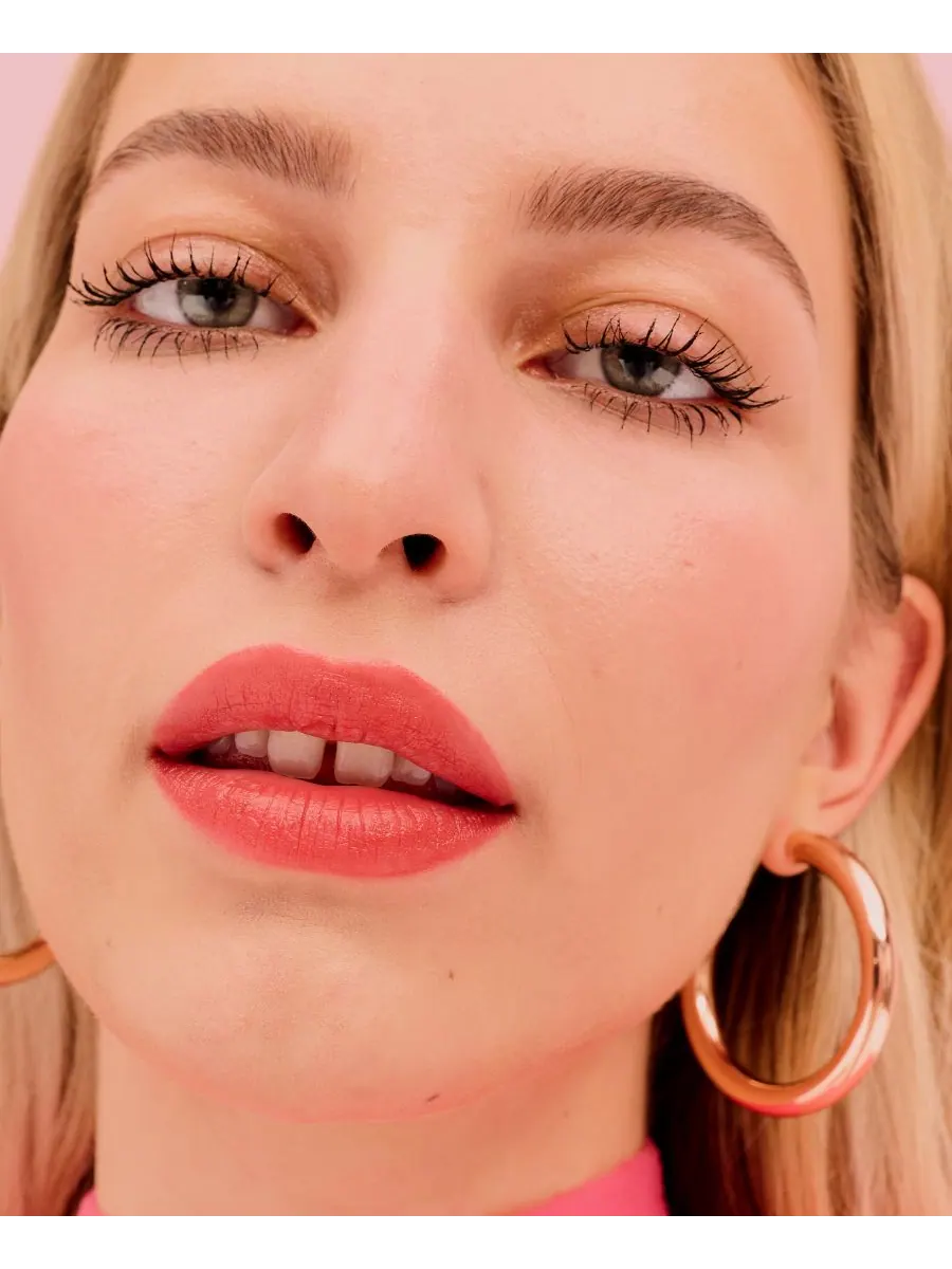 Увлажняющий матовый тинт для губ Plushtint Benefit Cosmetics, цвет fuzzy slippers — изображение 4 из 10
