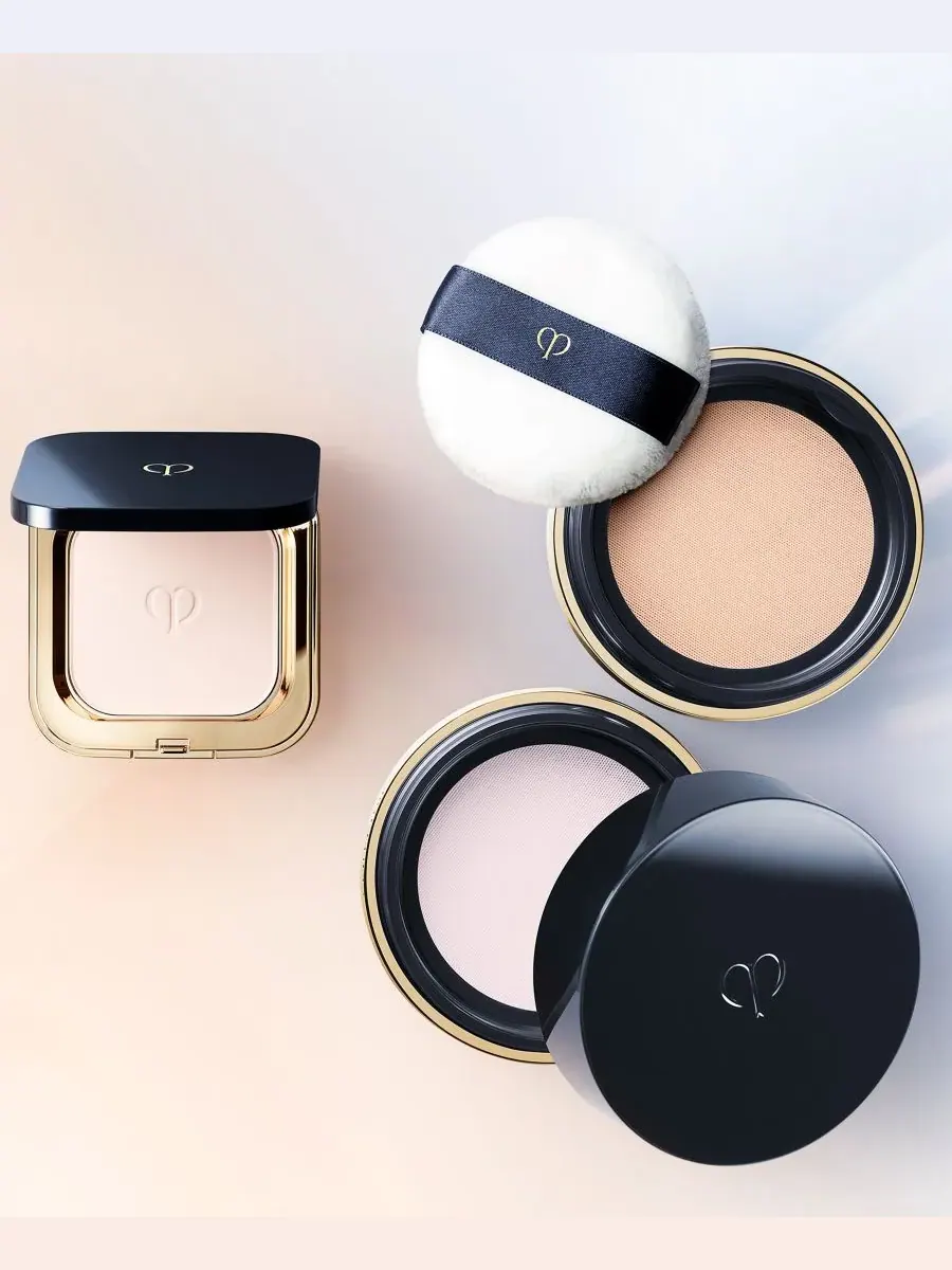Полупрозрачный рассыпчатый порошок для заправки Clé de Peau Beauté, светлый-medium — изображение 7 из 10