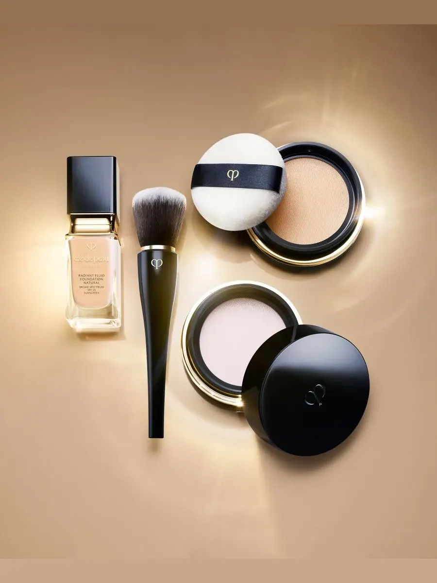 Полупрозрачный рассыпчатый порошок для заправки Clé de Peau Beauté — изображение 5 из 7