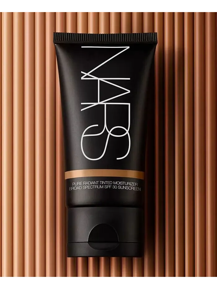 Тонированный увлажняющий крем Pure Radiant с широким спектром SPF 30, 1,9 унции Nars, цвет Norwich — изображение 6 из 7