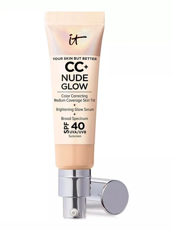 Легкая тональная основа CC+ Nude Glow + сыворотка для сияния SPF 40 It Cosmetics, цвет Light Medium — изображение 1 из 6