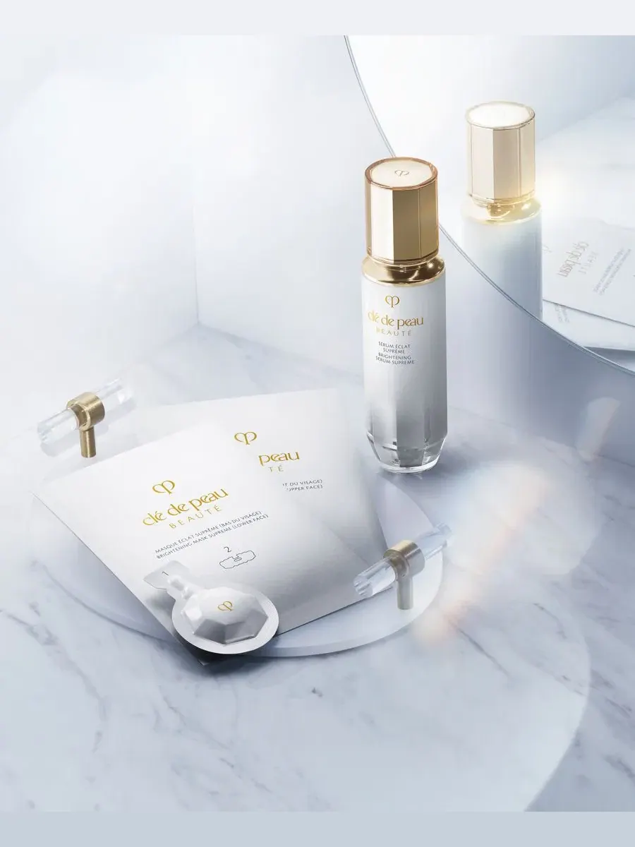 Сыворотка Cle De Peau Beaute — Сменный блок осветляющей сыворотки Supreme, 37 г — изображение 2 из 6