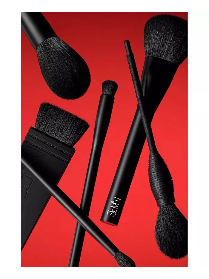 #10 Сияющая кремовая кисть для консилера Nars — изображение 2 из 2