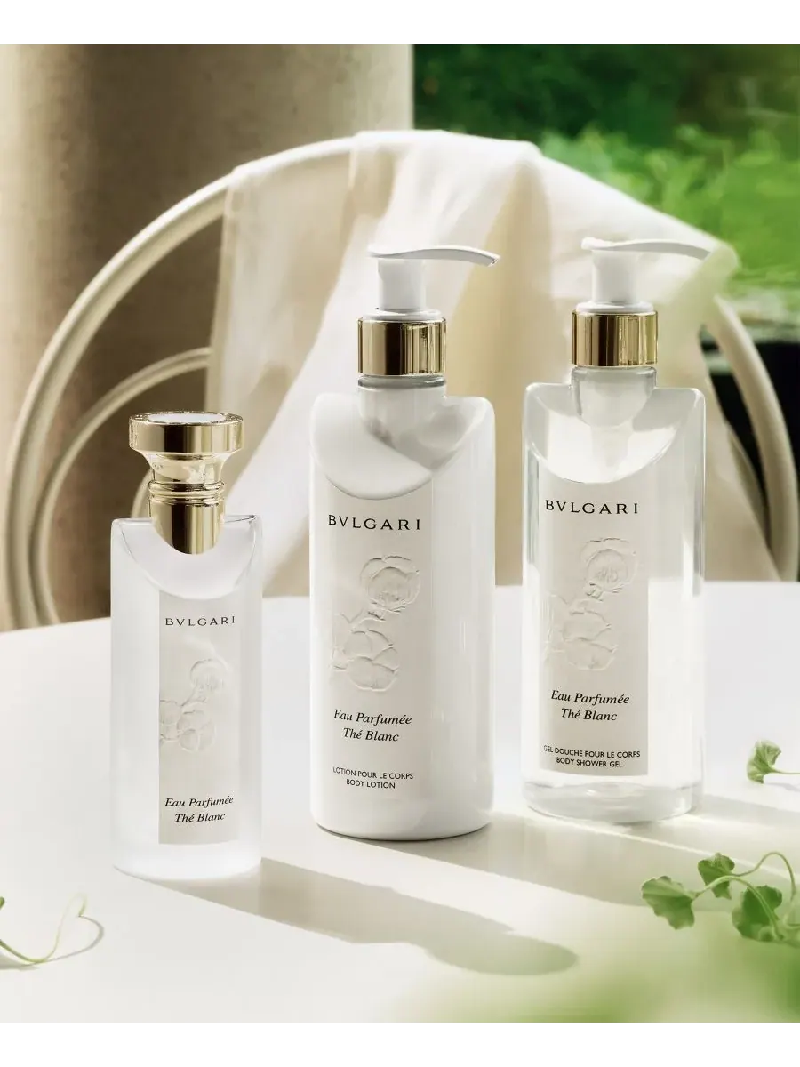 BVLGARI Лосьон для тела Eau Parfumée Thé Blanc, 10,1 унции — изображение 5 из 5