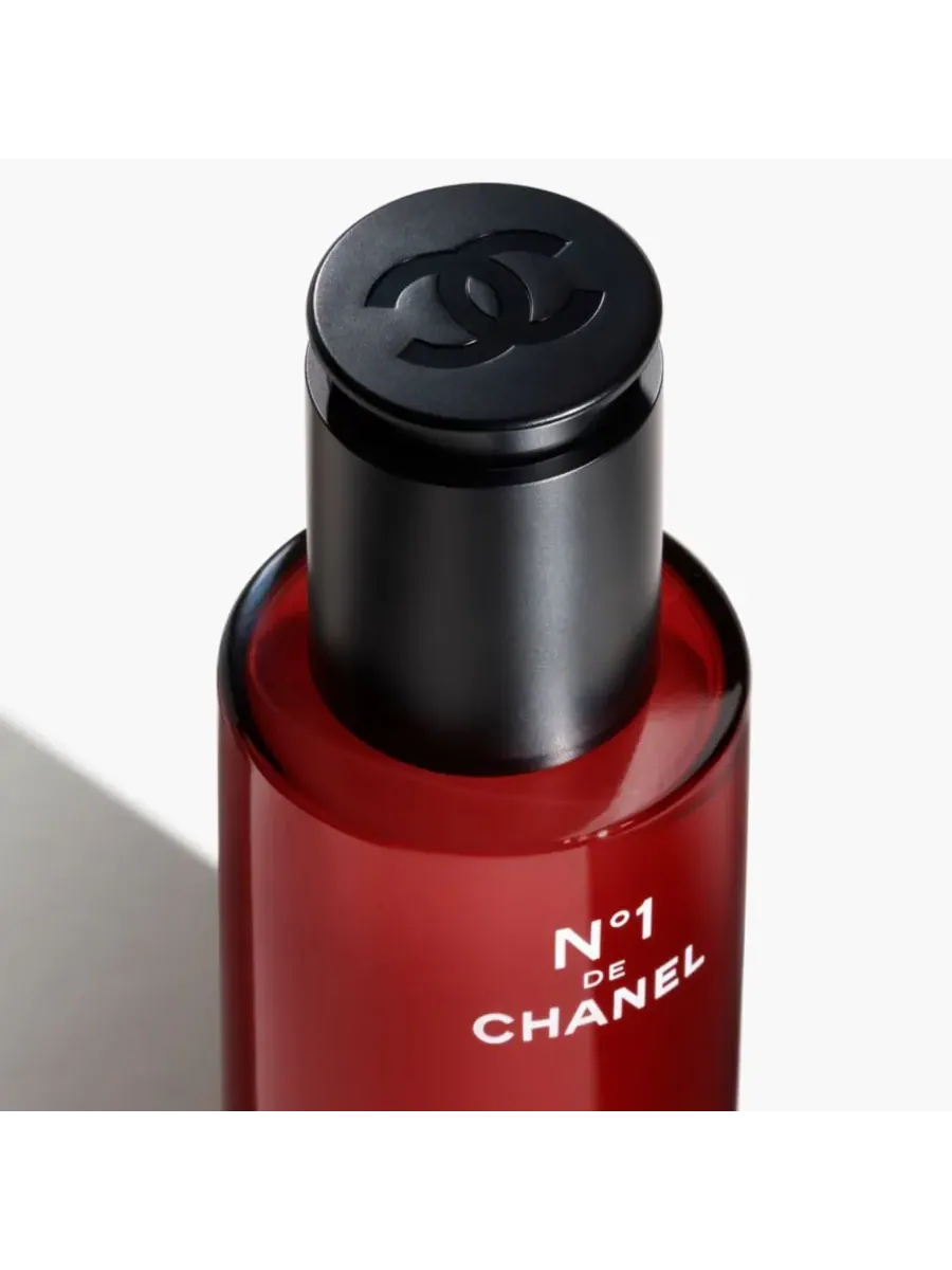 Крем для лица Chanel — Разглаживает - Подсвечивает - Борется с признаками старения — изображение 3 из 4