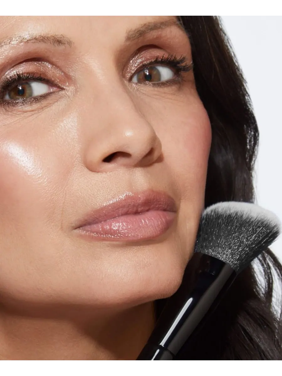 Кисть для румян с угловым креплением Laura Geller Beauty — изображение 6 из 10