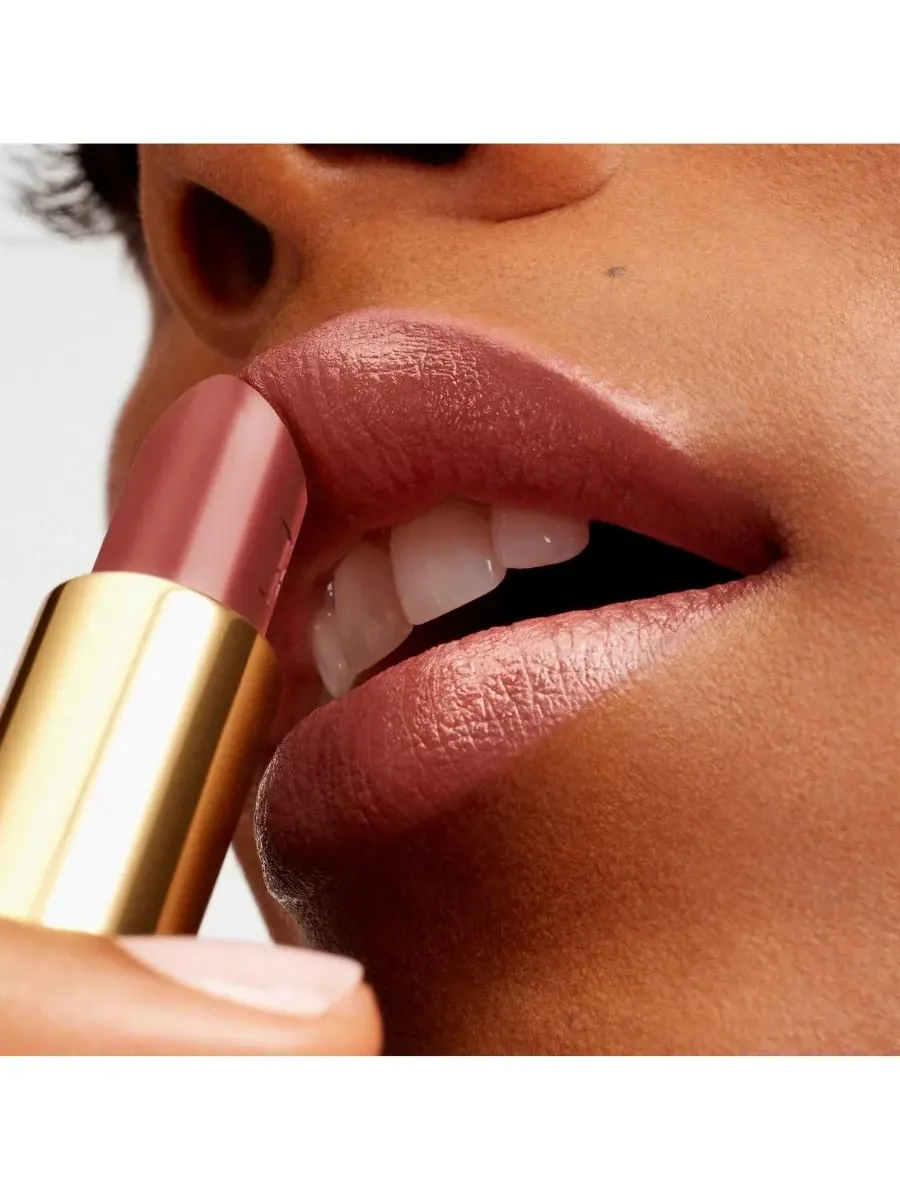 Коллекция матовых помад Fabulous Kiss, 142 - Nude Touch (Hazelnut Nude) Refill — изображение 4 из 8