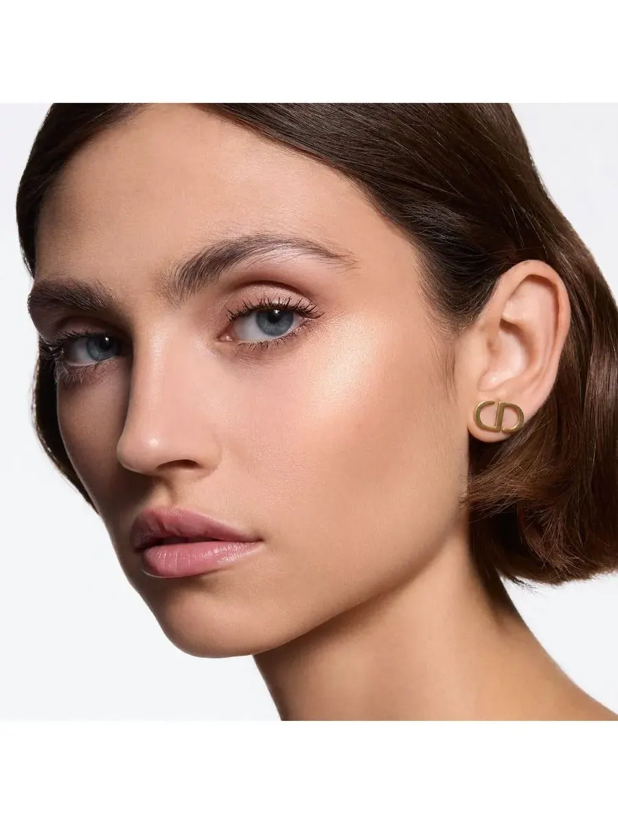 Люминайзер Forever Glow DIOR, 02 золото halo — изображение 7 из 10