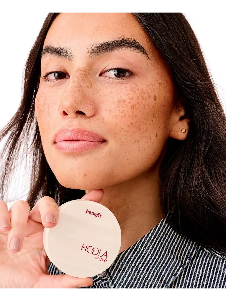 Бронзирующий бальзам Hoola Wave Benefit Cosmetics — изображение 3 из 10