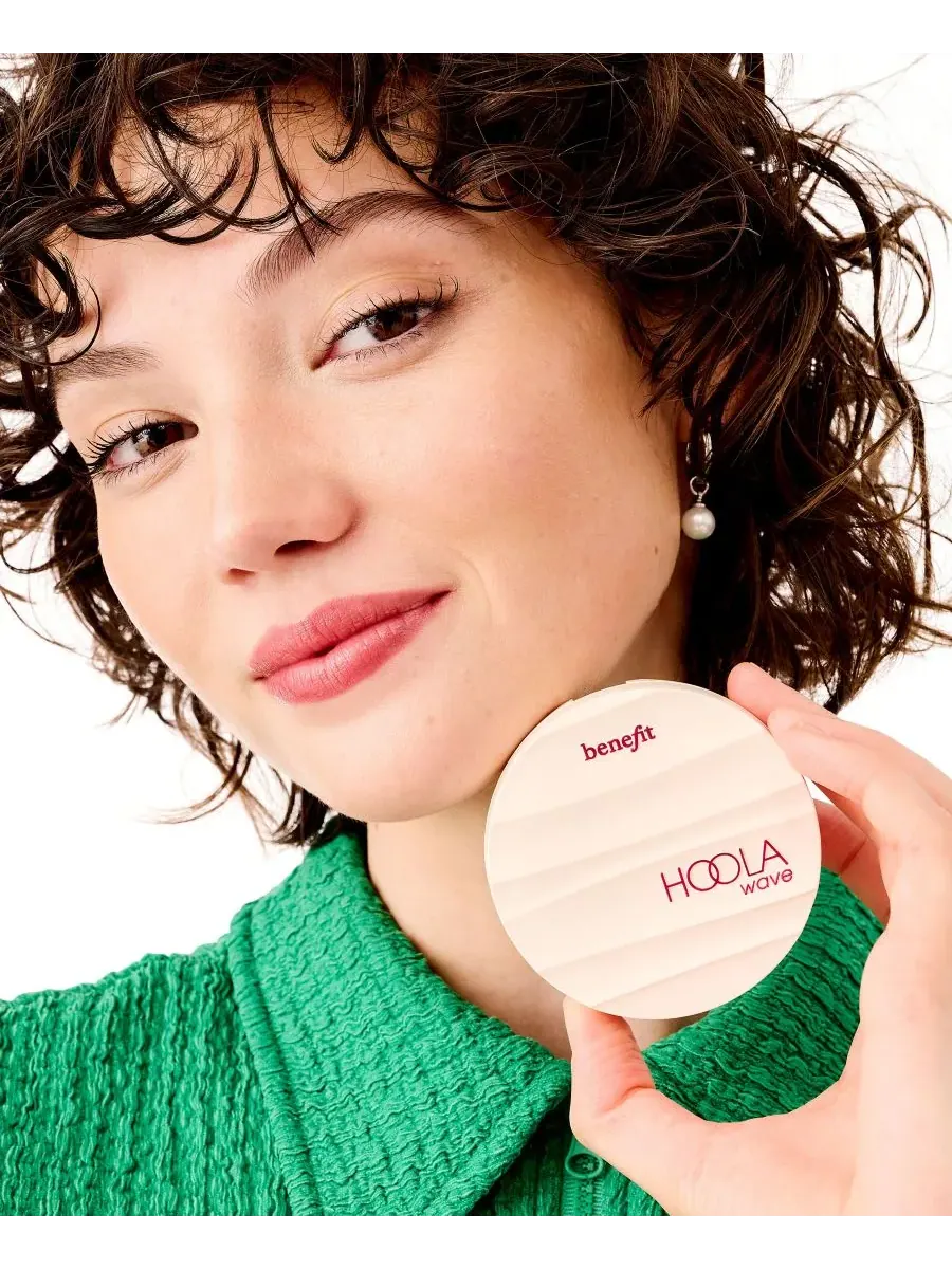Бронзирующий бальзам Hoola Wave Benefit Cosmetics — изображение 3 из 10