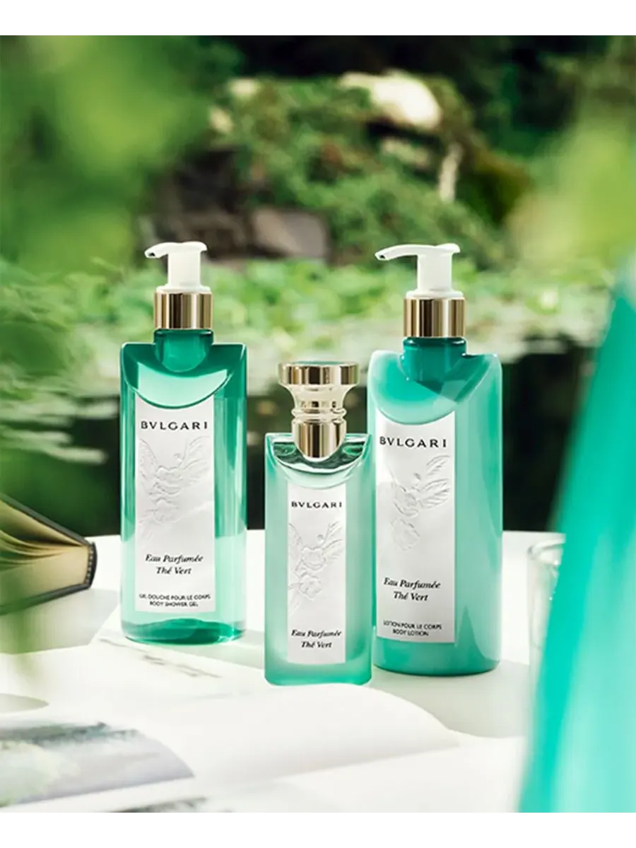 BVLGARI Гель для душа Eau Parfumée Thé Vert, 10,1 унции — изображение 3 из 4