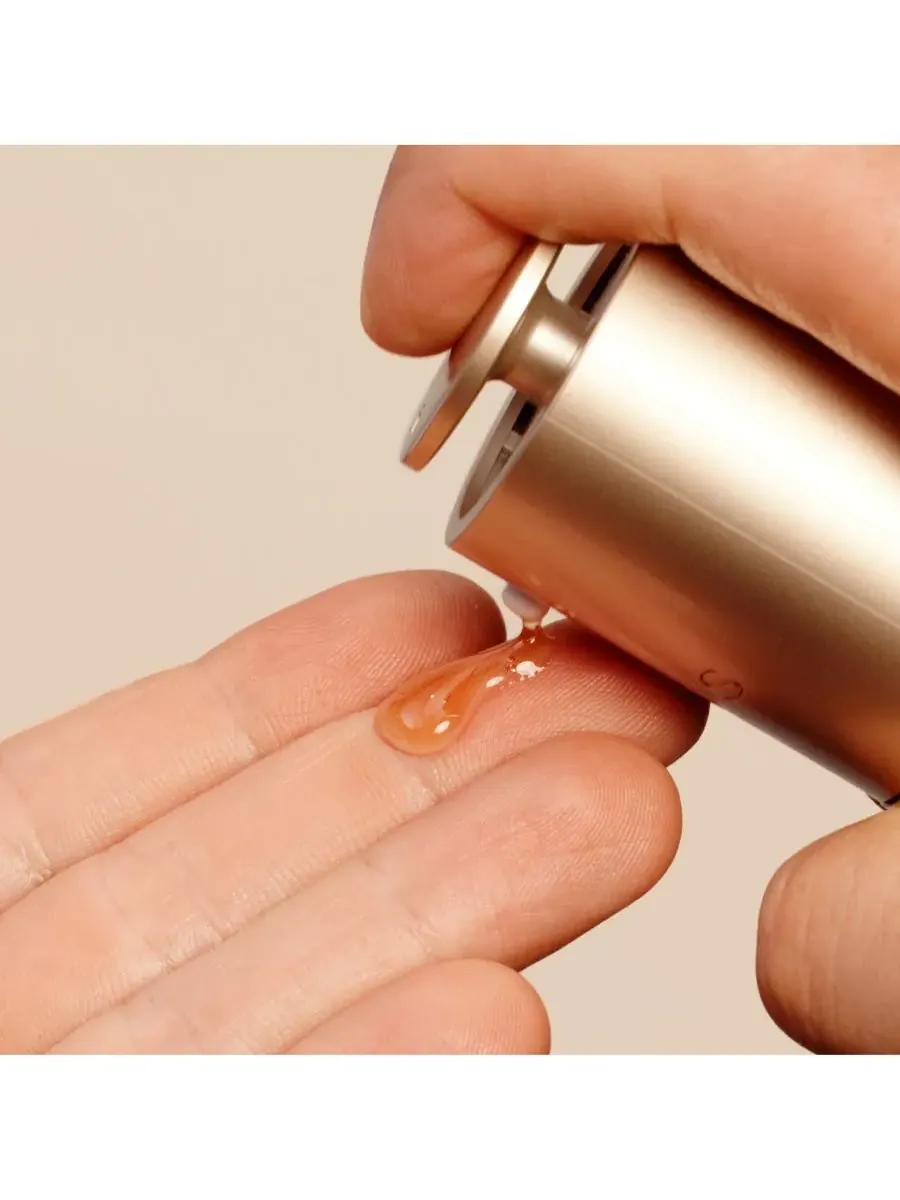 Сыворотка Clarins — DOUBLE SERUM с легкой текстурой для укрепления кожи, придания сияния и сужения — изображение 10 из 10
