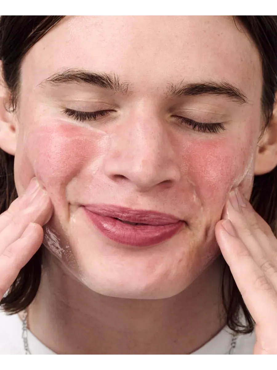 Крем для лица SPF CLINIQUE Очищающее средство для лица Redness Solutions с пробиотиками — изображение 4 из 6