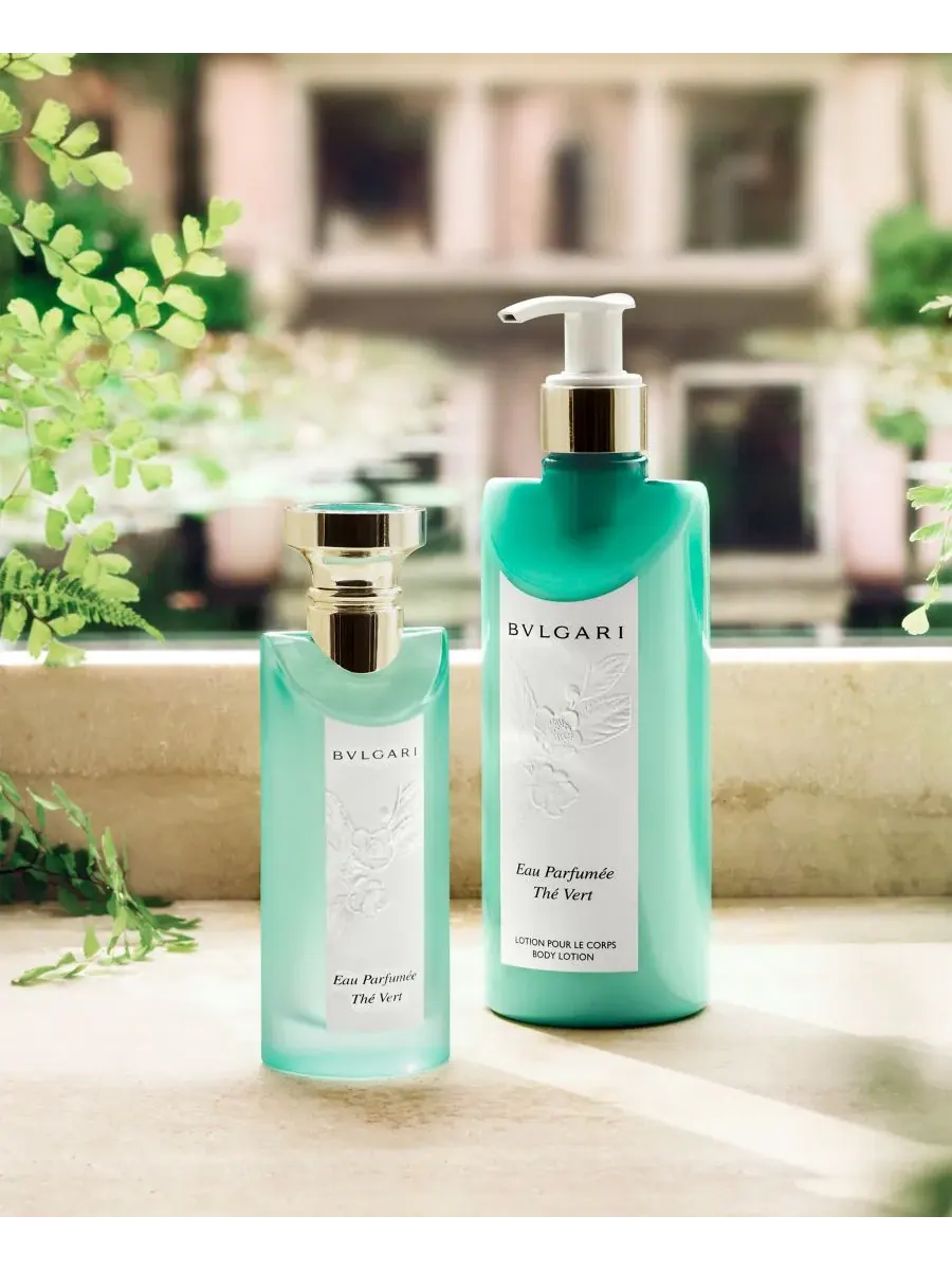 BVLGARI Лосьон для тела Eau Parfumée Thé Vert, 10,1 унции — изображение 4 из 5