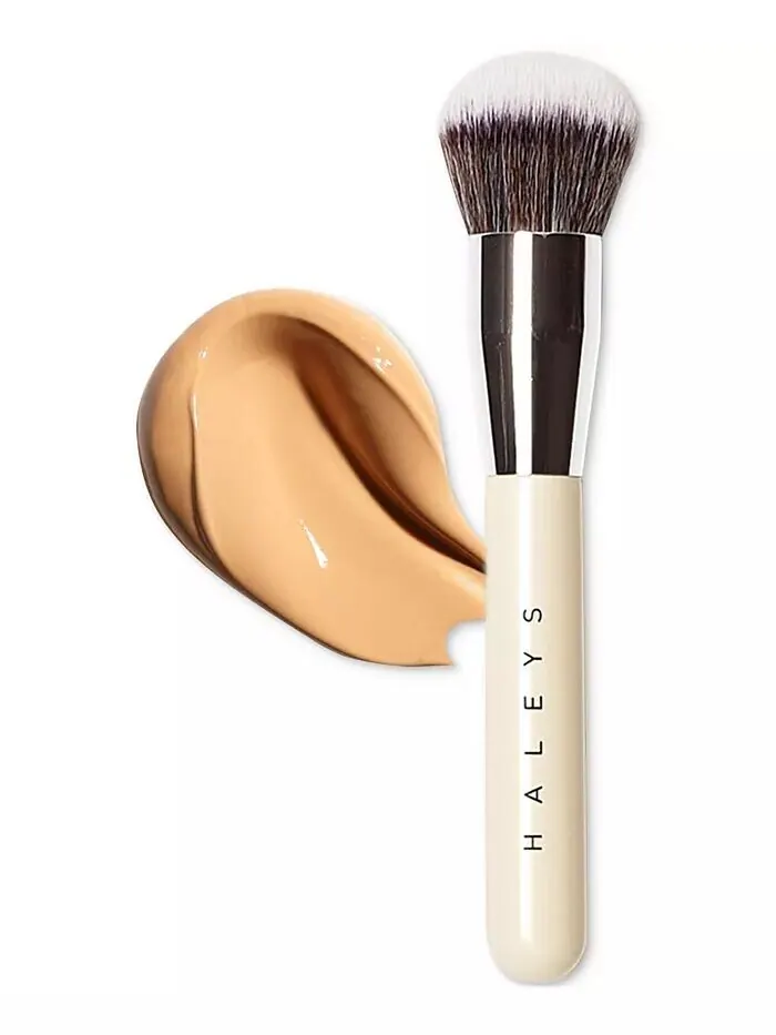 Блестящая кисть кабуки Haleys Beauty — изображение 1 из 8