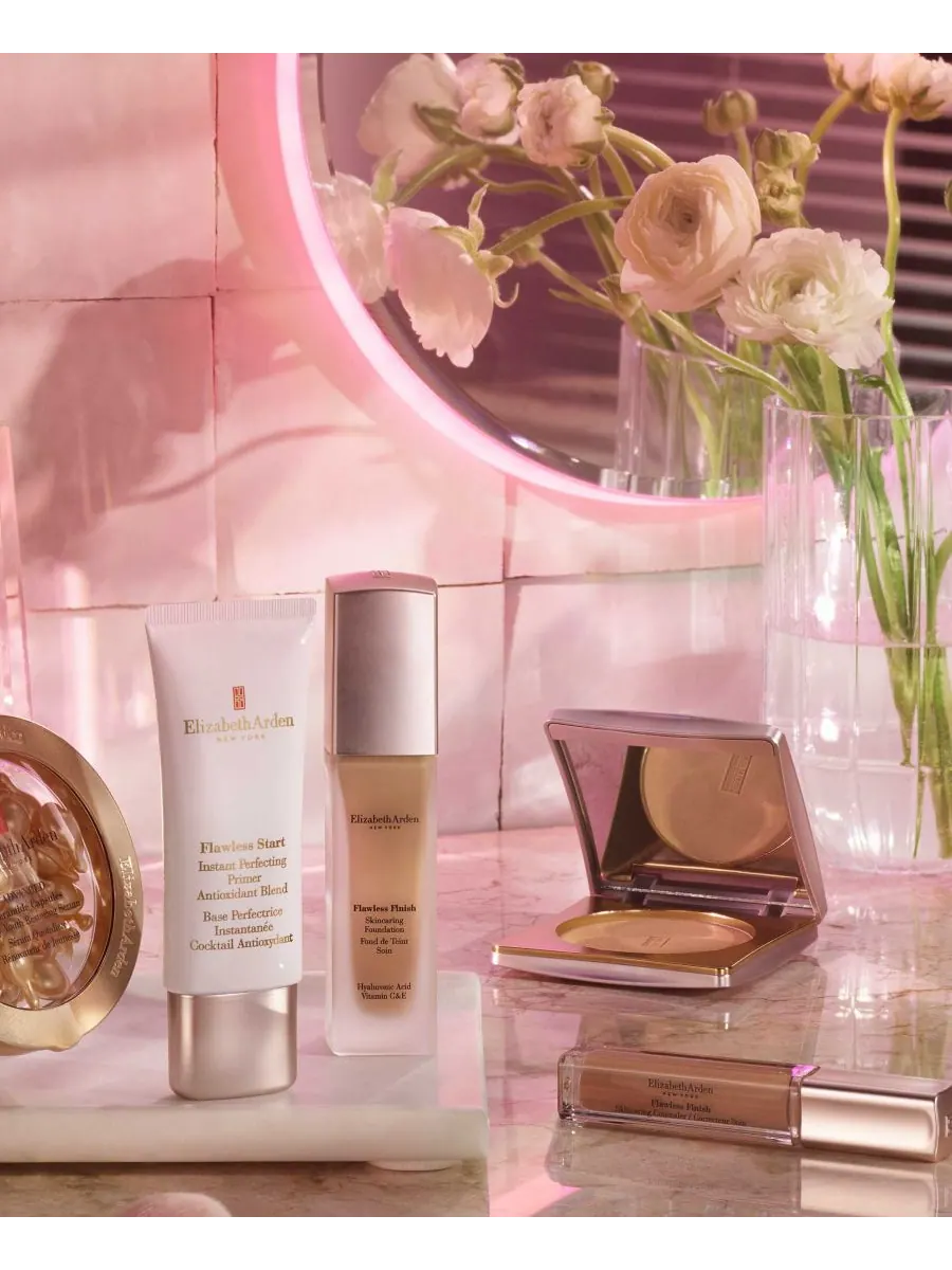 Крем для лифтинга и укрепления кожи с керамидами Elizabeth Arden, цвет 140c — изображение 2 из 9