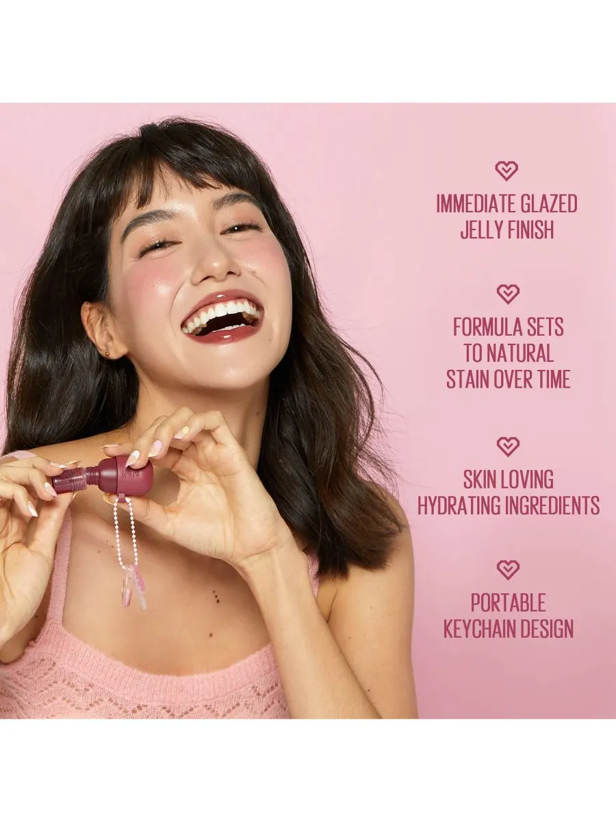 Блестящая помада и румяна Jelly Charm с брелоком, 0,17 унции Kaja, цвет berry colada — изображение 7 из 10