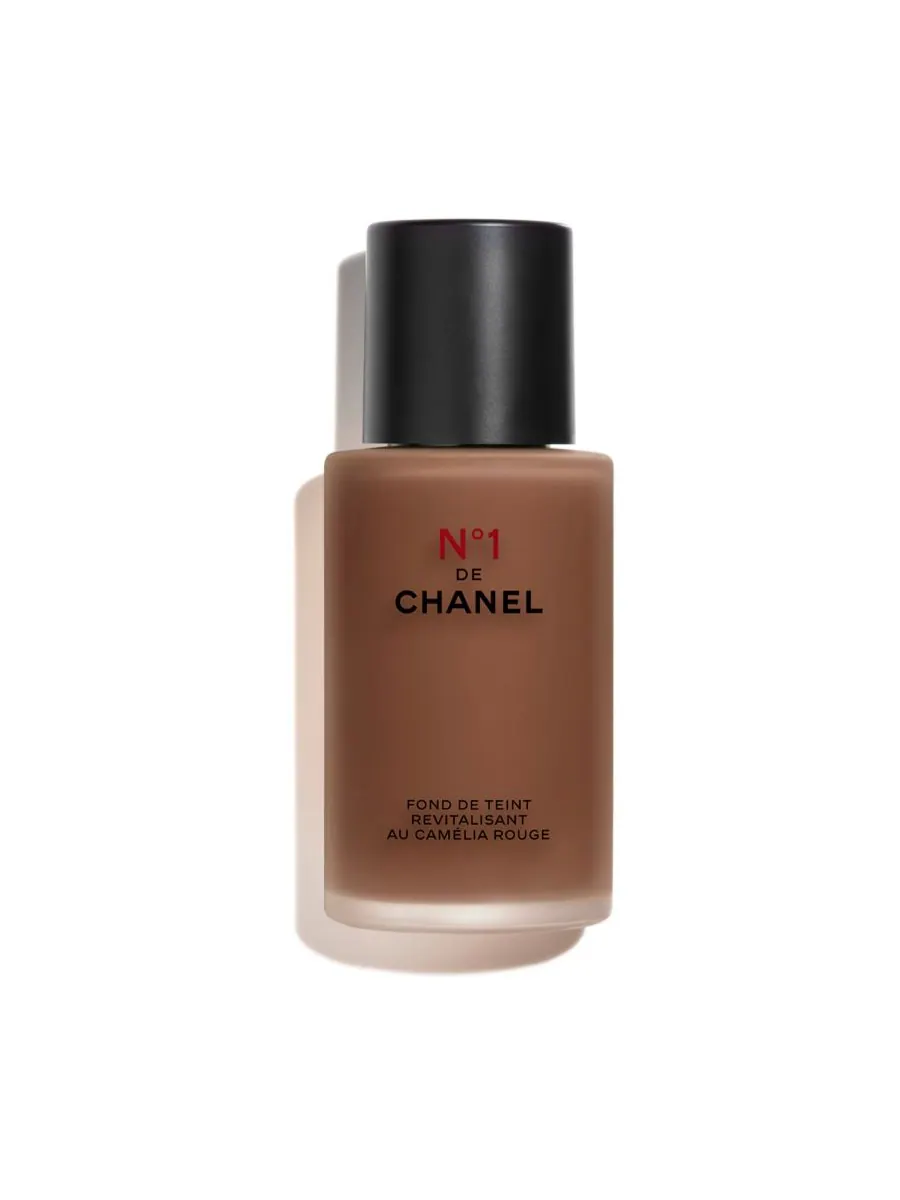 Освещает - Увлажняет - Защищает CHANEL, цвет br172 — изображение 1 из 6