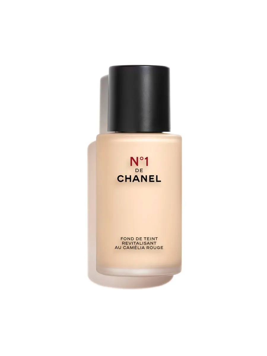 Освещает - Увлажняет - Защищает CHANEL, цвет b10 — изображение 1 из 4