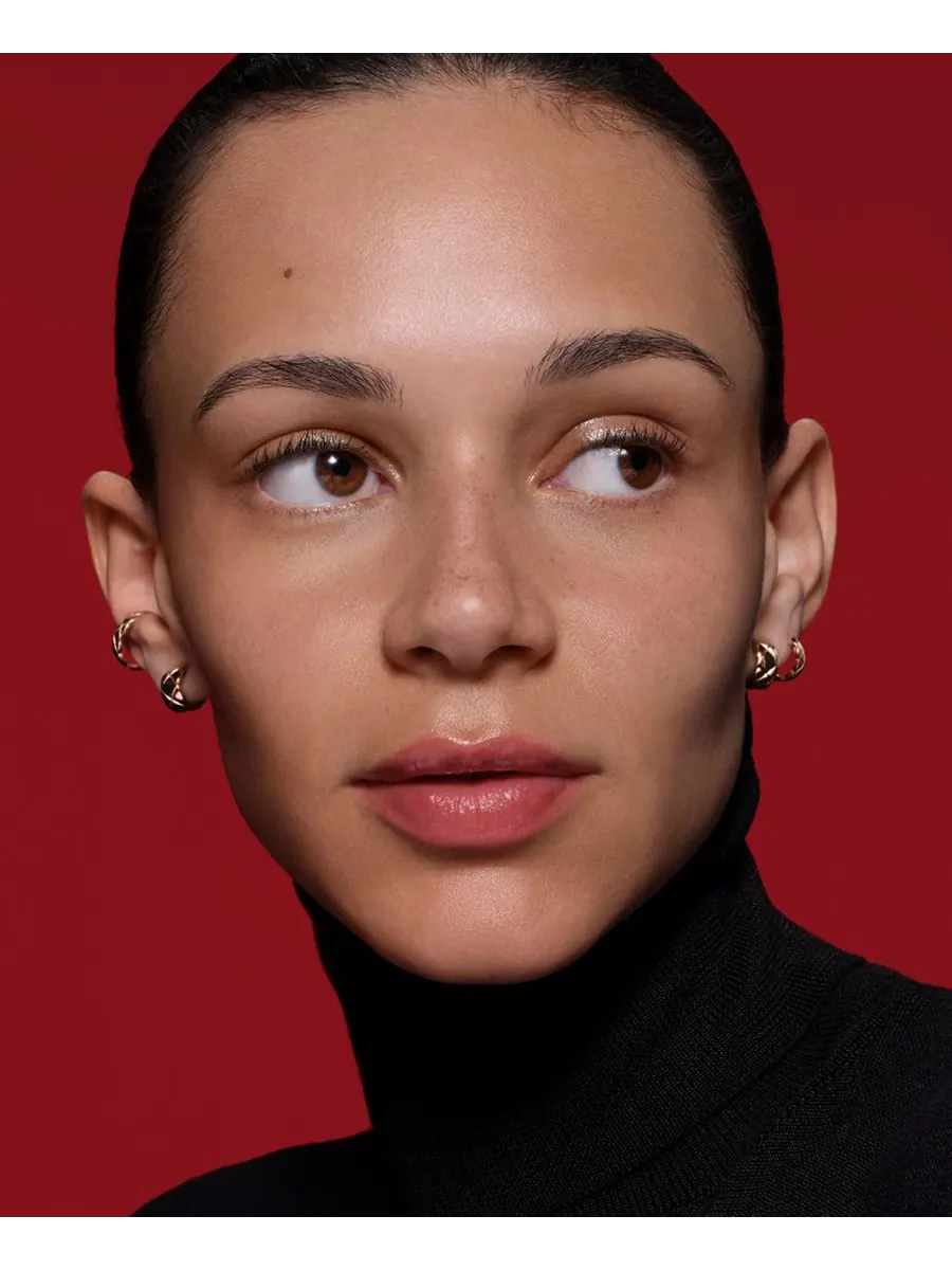 Освещает - Увлажняет - Защищает CHANEL, цвет bd01 — изображение 6 из 9