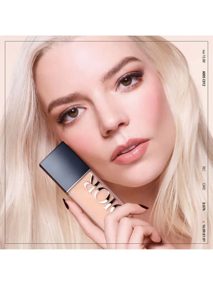 Тональный крем Forever Skin Wear Blurring Matte Foundation, SPF 20 DIOR, 6.5 Warm — изображение 10 из 10