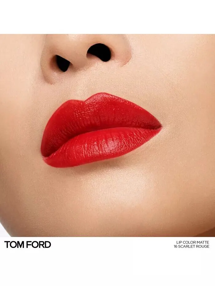 Матовый цвет губ Tom Ford, цвет 16 Scarlet Rouge — изображение 3 из 11