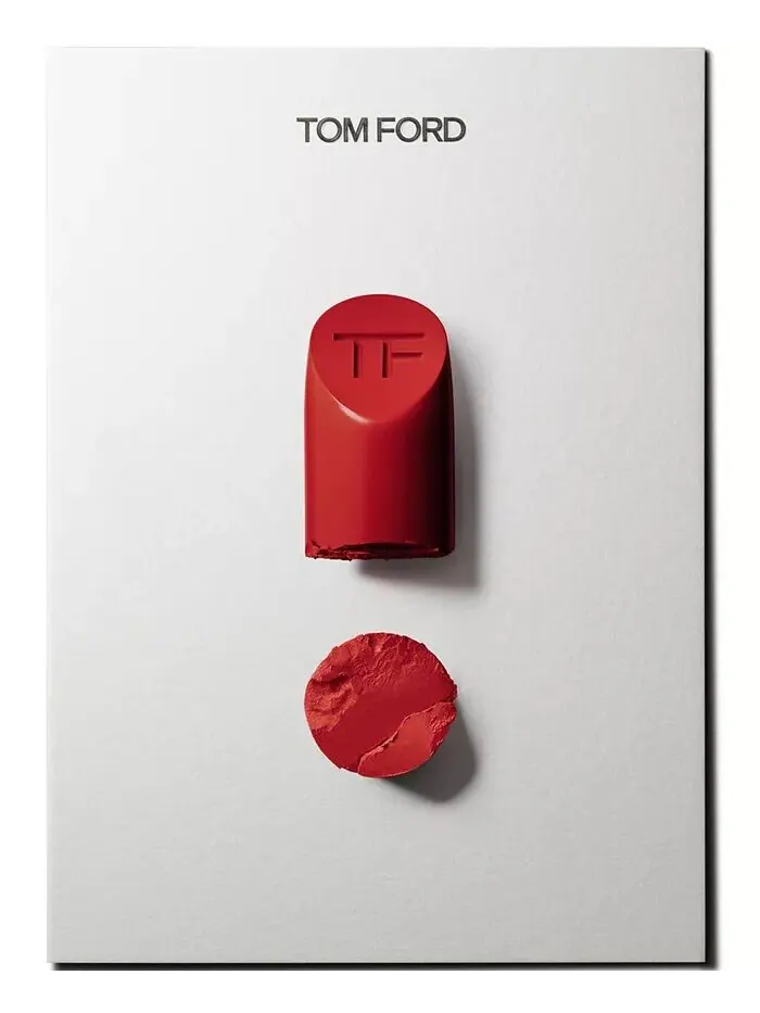 Матовый цвет губ Tom Ford, цвет 16 Scarlet Rouge — изображение 7 из 11