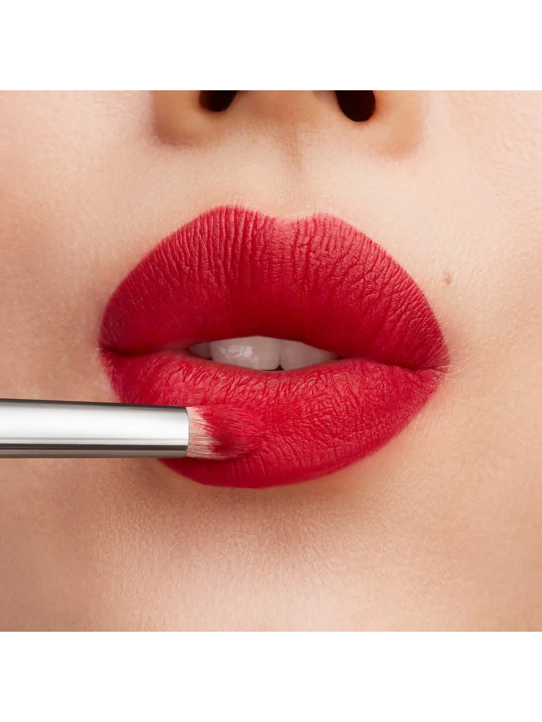 Губная помада MAC Retro Matte, Ruby Woo, 3 г — изображение 4 из 5