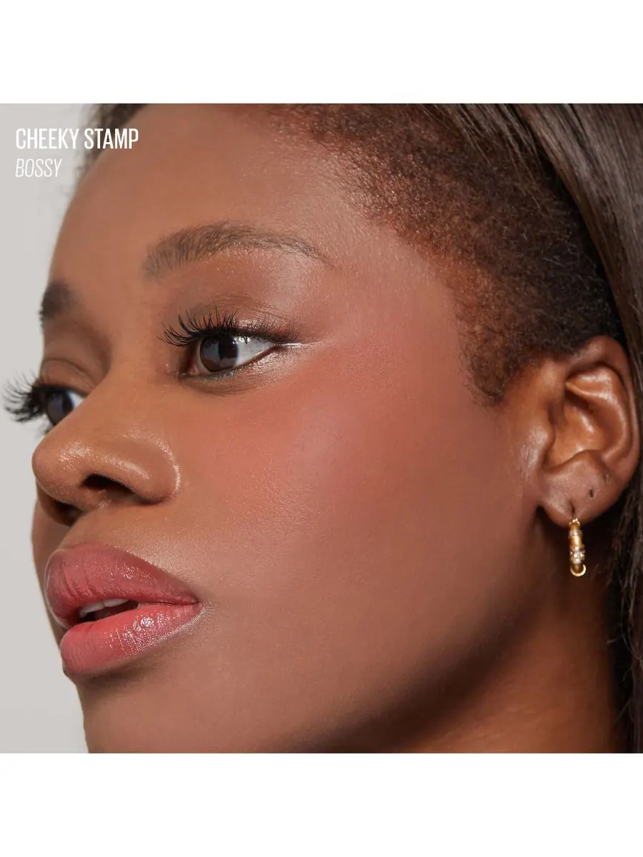 Румяна Cheeky Stamp Blendable Blush, 0,17 унции Kaja, цвет bossy — изображение 3 из 6