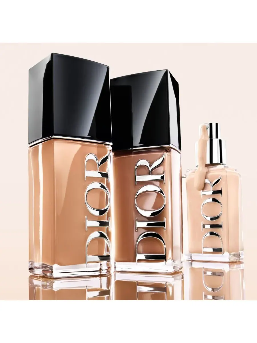 Тональный крем Forever Skin Glow, SPF 25 DIOR, 4.5 Warm — изображение 6 из 10