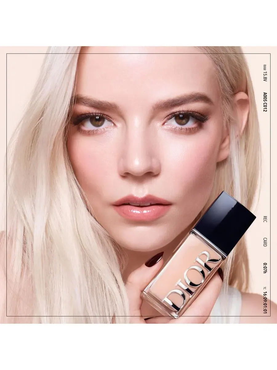 Тональный крем Forever Skin Glow, SPF 25 DIOR, 1 Neutral — изображение 8 из 10